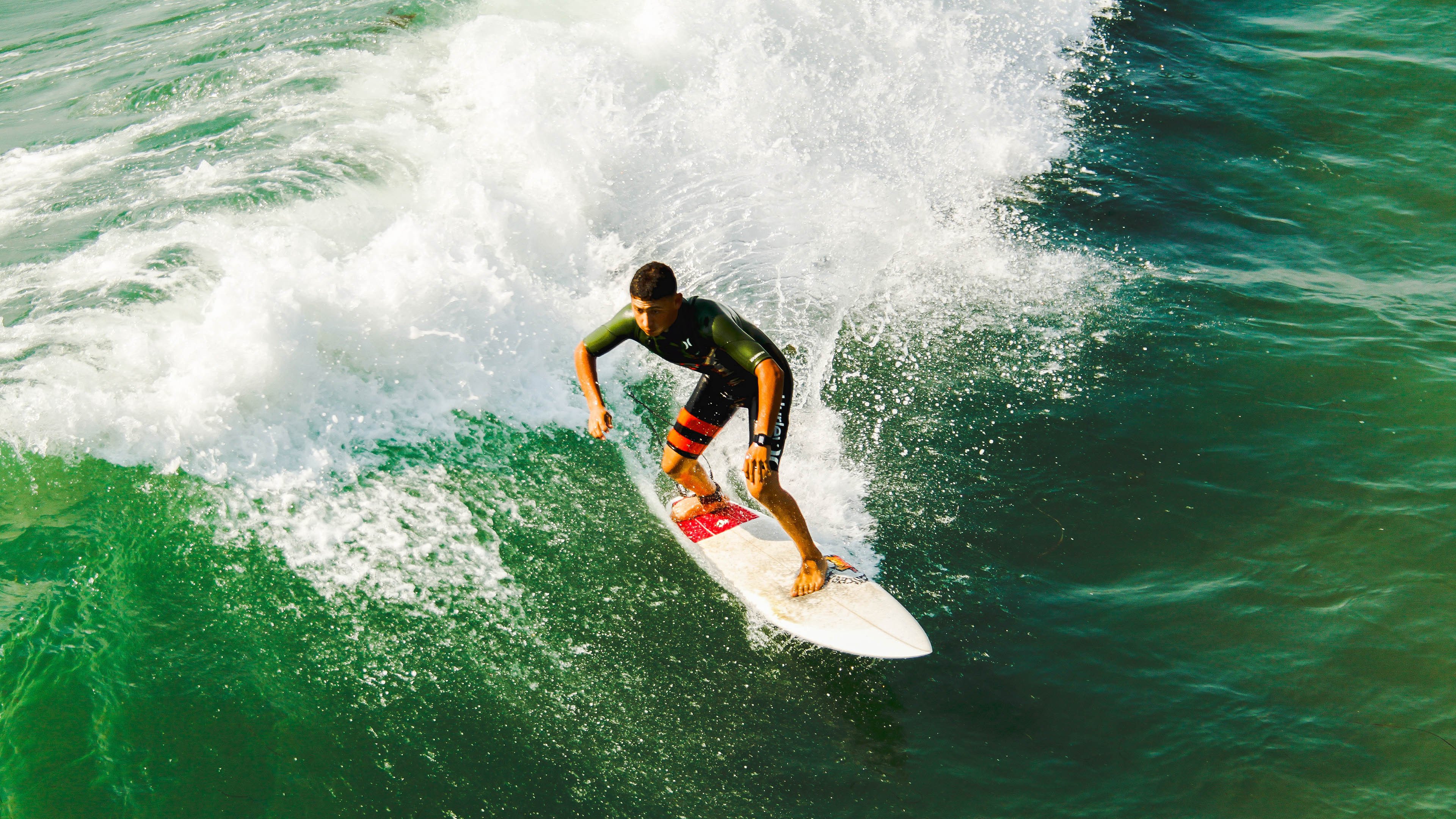 太阳发布“精神健康宣言”，由全队联名签署，精神健康日小报