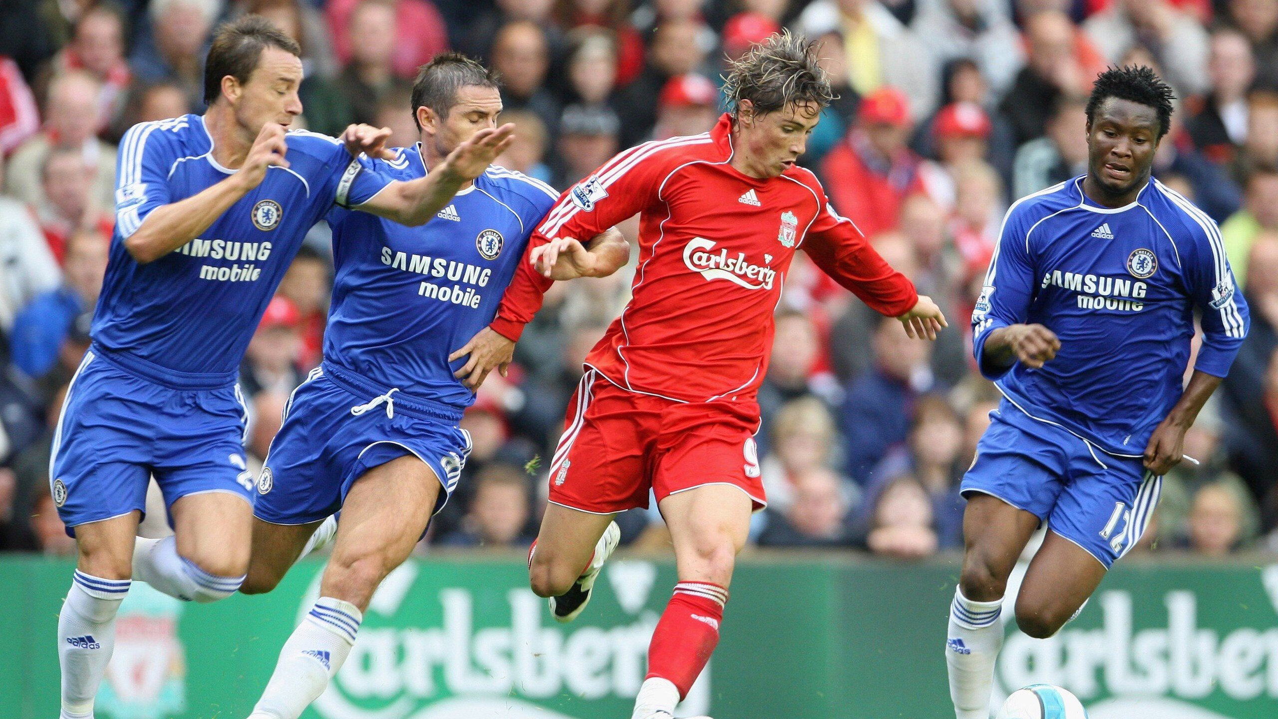 ky体育-曼联豪掷巨资引进新锋线，目标争夺联赛冠军，曼联新款